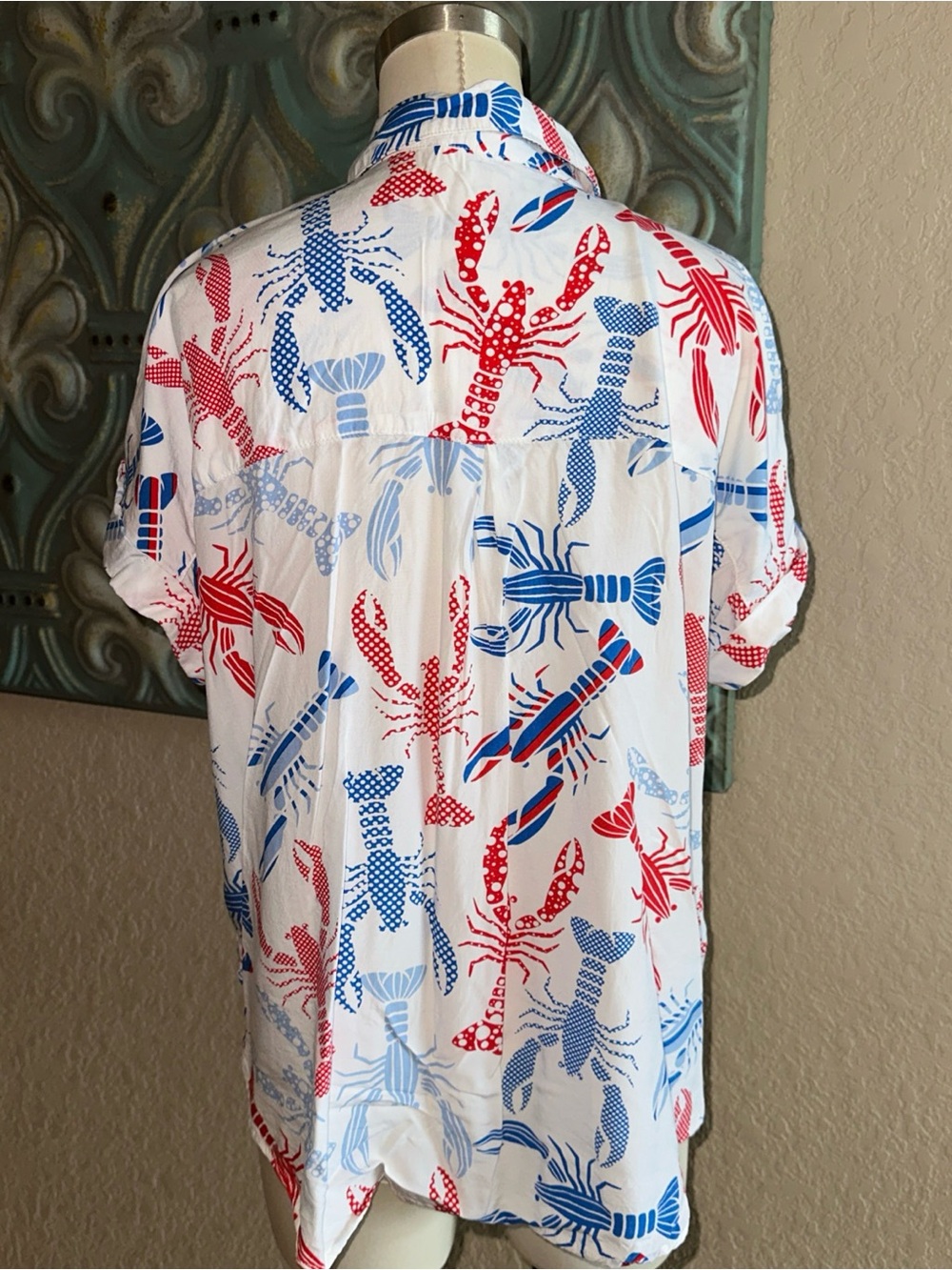 Jane + Delancey Shirt Womens L Lobster Print Button Down Coastal Rayon Patriotic - Picture 5 of 9
